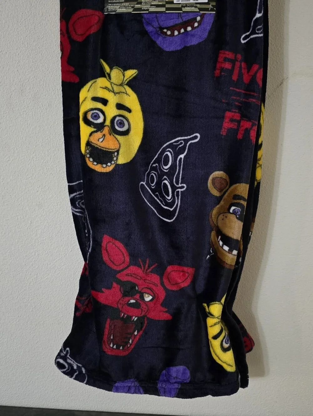 FIVE NIGHTS AT FREDDYS blanket Plush Throw